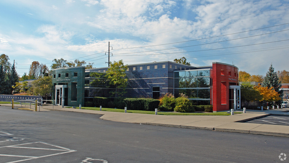 1427 Business Center Ct, Dayton, OH à louer - Photo de l’immeuble – Image 2 sur 7