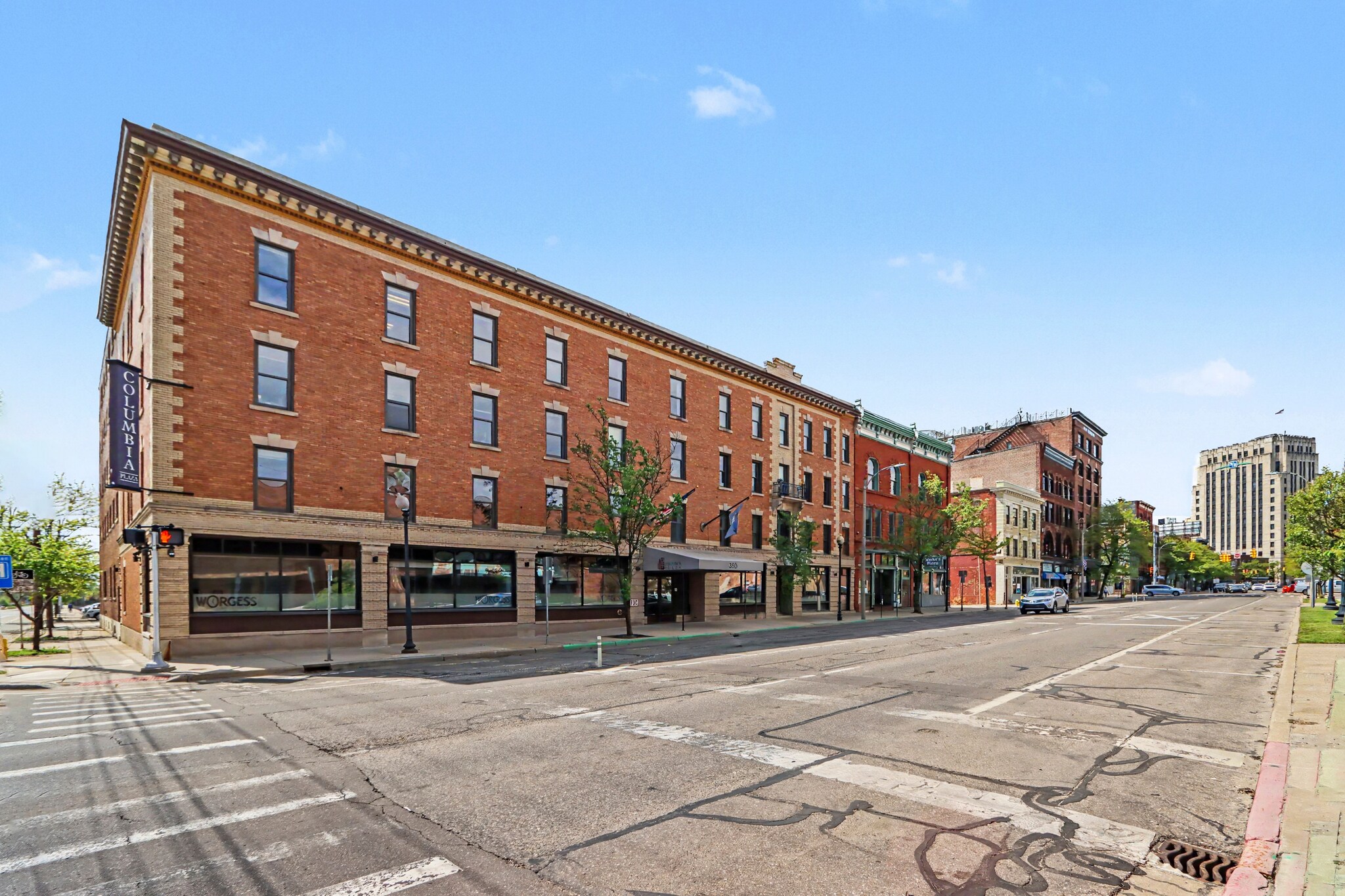 350 E Michigan Ave, Kalamazoo, MI à vendre Photo de l’immeuble– Image 1 sur 10