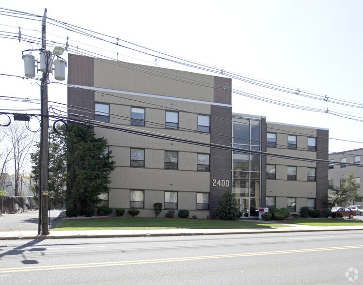 2400 Morris Ave, Union Township, NJ à louer - Photo principale – Image 1 sur 3