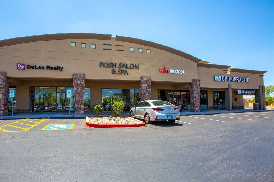 10111 E Bell Rd, Scottsdale, AZ à louer - Photo de l’immeuble – Image 3 sur 9