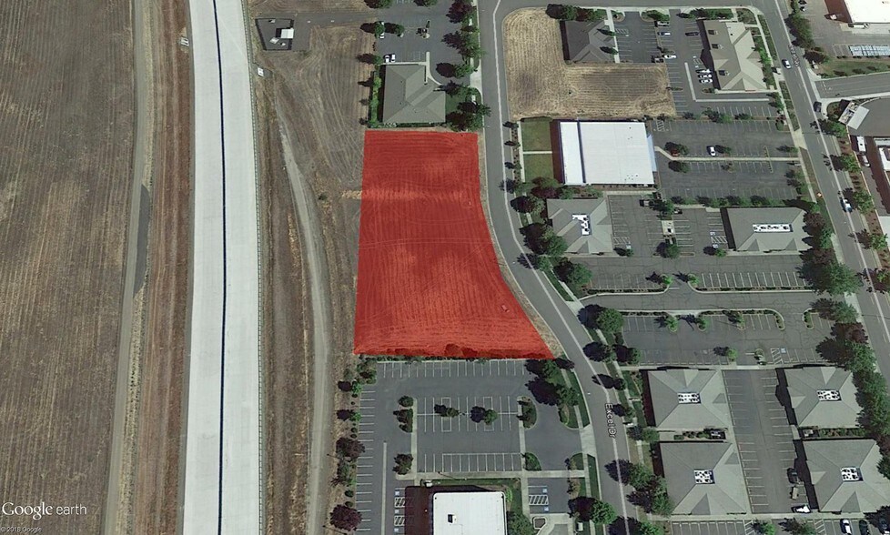 3557 Excel Dr, Medford, OR à vendre - Aérien – Image 1 sur 2