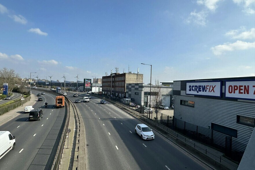 390 North Circular Rd, Londres à louer - Photo de l’immeuble – Image 2 sur 3