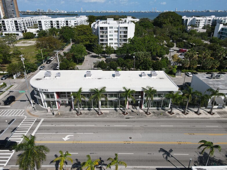 6399 Biscayne Blvd, Miami, FL à louer - Photo de l’immeuble – Image 2 sur 32