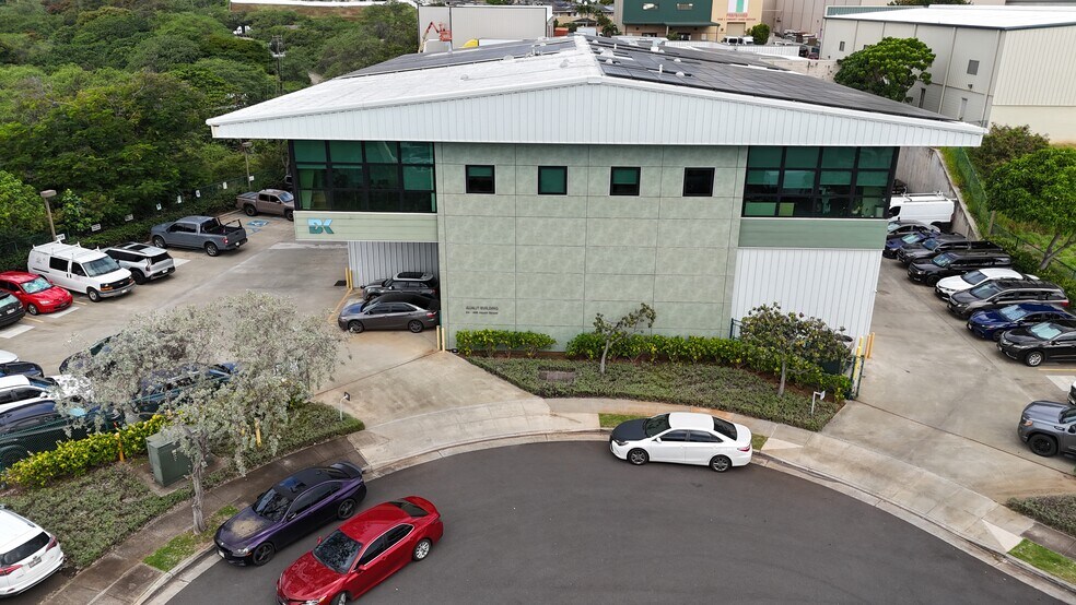 94-408 Akoki St, Waipahu, HI à louer - Photo principale – Image 1 sur 3