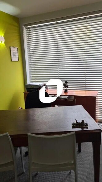 Bureau dans Saint-Ismier à louer - Photo de l’immeuble – Image 2 sur 6