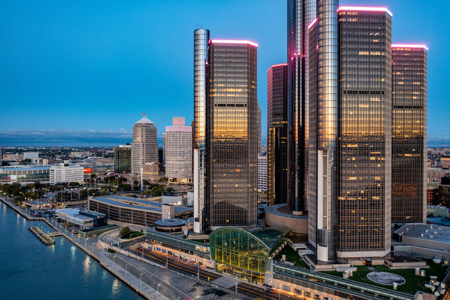 400 Renaissance Ctr, Detroit, MI à louer - Photo de l’immeuble – Image 1 sur 10