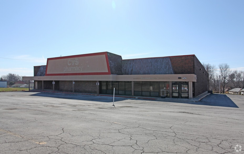17403 E Highway 24, Independence, MO à louer - Photo de l’immeuble – Image 2 sur 4