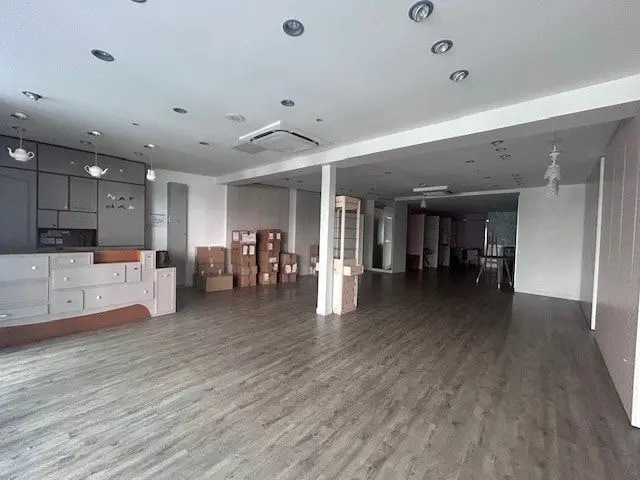 Local commercial dans Chalon-sur-Saône à louer - Photo de l’immeuble – Image 3 sur 9