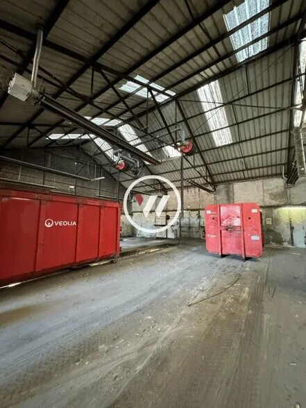 Local d’activités dans SAINT-OUEN-L'AUMONE à louer - Photo de l’immeuble – Image 3 sur 6