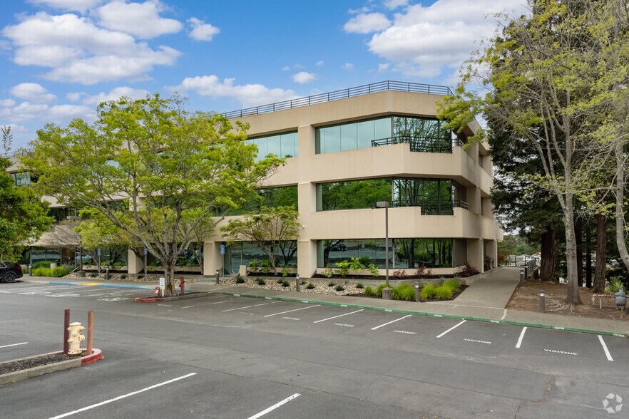 3510 Unocal Pl, Santa Rosa, CA à louer - Photo de l’immeuble – Image 1 sur 7