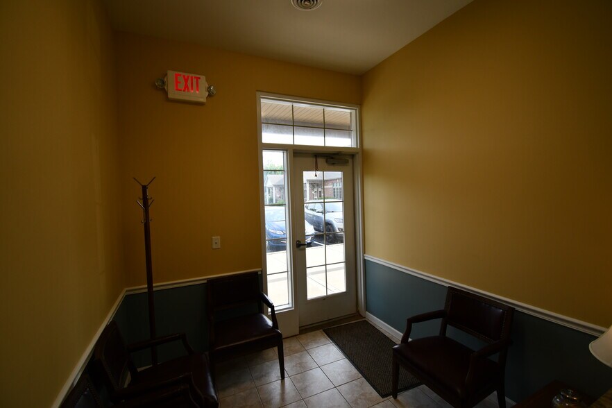 2720 Caton Farm Rd, Joliet, IL à vendre - Photo intérieure – Image 3 sur 10