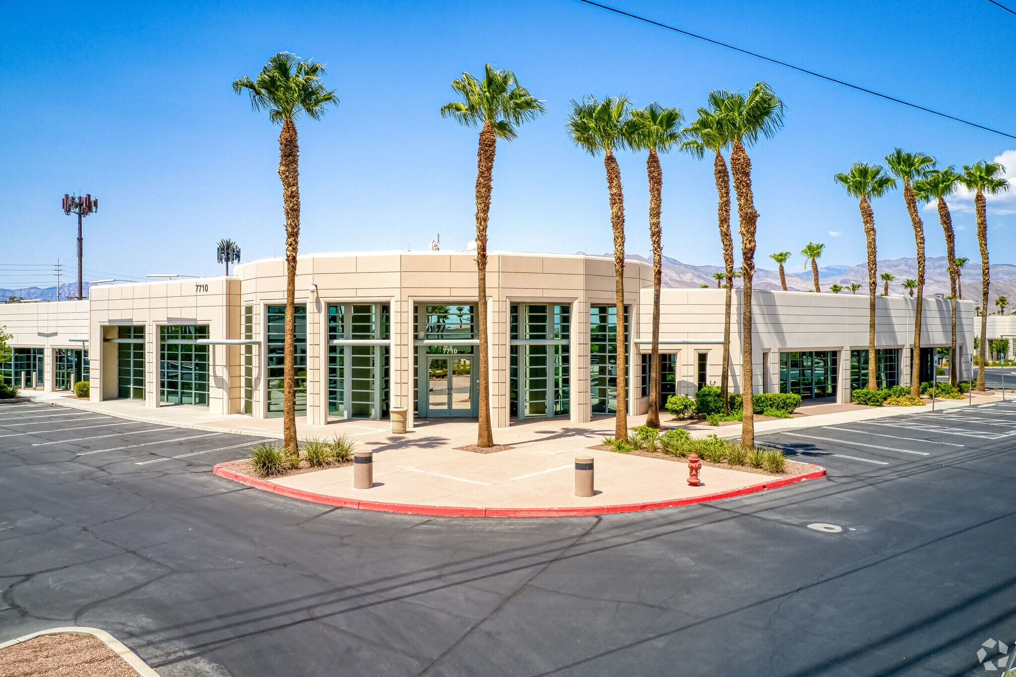 7710 W Cheyenne Ave, Las Vegas, NV à vendre Photo principale– Image 1 sur 10
