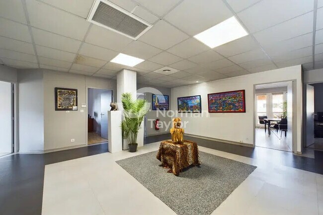 Plus de détails pour Bureau à vendre