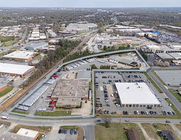 717 Camann St, Greensboro, NC à louer - Photo de l’immeuble – Image 3 sur 16