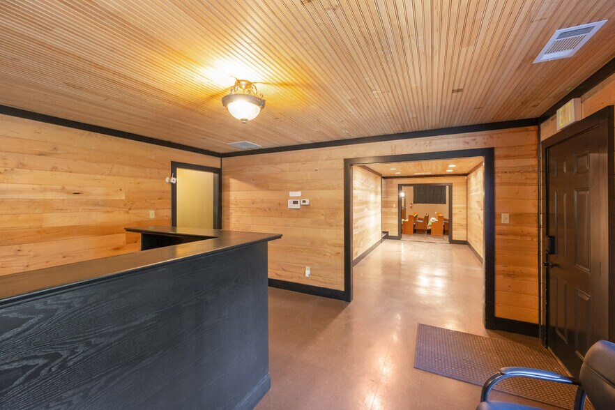 215 Baker Rd, Huntingdon, TN à vendre - Photo de l’immeuble – Image 3 sur 35
