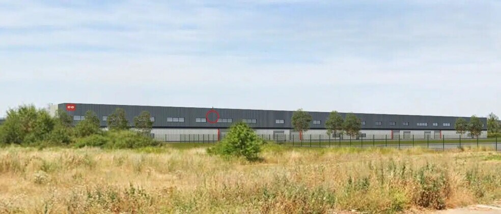 Industriel/Logistique dans Chartres à louer - Photo de l’immeuble – Image 1 sur 4