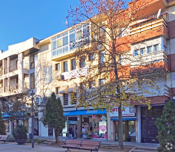 Bureau dans Majadahonda, Madrid à louer - Photo principale – Image 1 sur 2