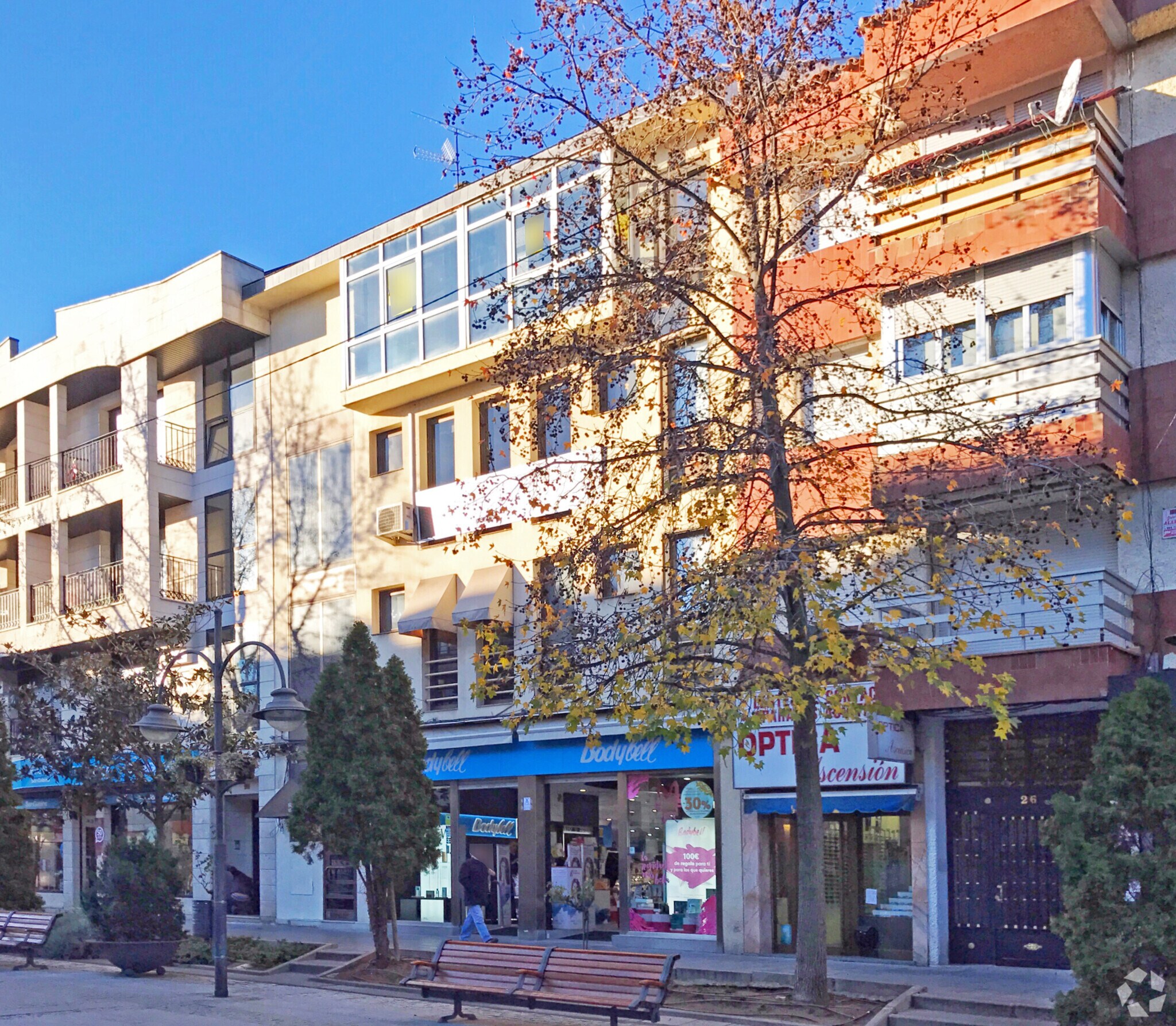 Bureau dans Majadahonda, Madrid à louer Photo principale– Image 1 sur 3