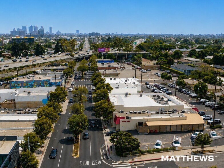 3230-3250 Pico Blvd, Santa Monica, CA à louer - Photo de l’immeuble – Image 3 sur 4