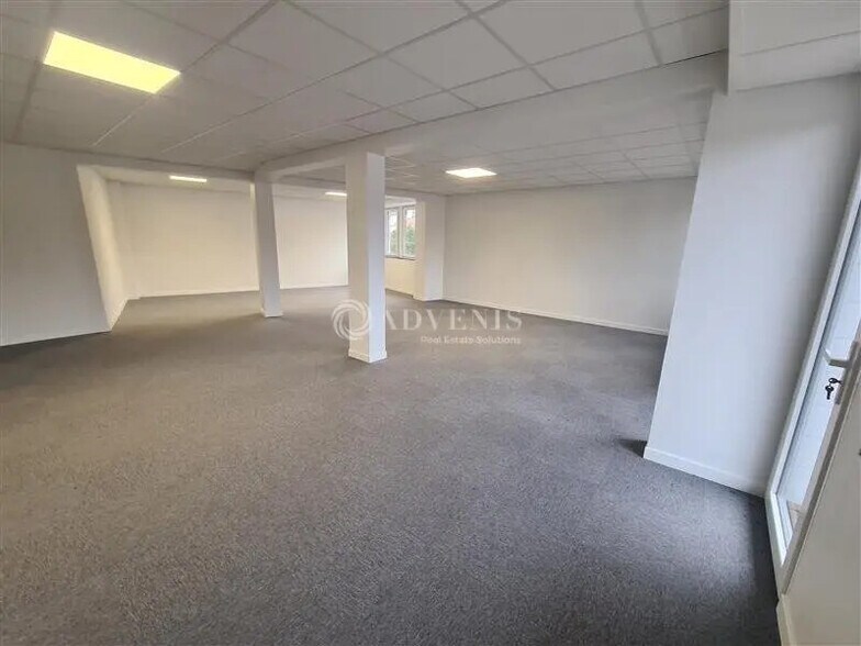 Bureau dans Châtel-Saint-Germain à louer - Photo de l’immeuble – Image 2 sur 8