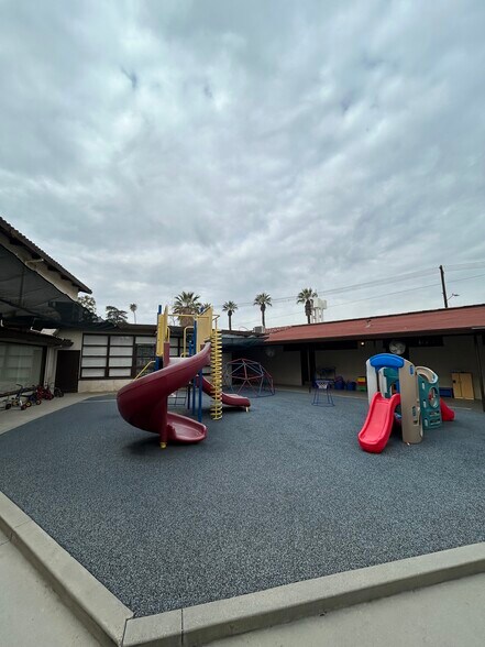 4055 Jurupa Ave, Riverside, CA à louer - Photo de l’immeuble – Image 2 sur 4