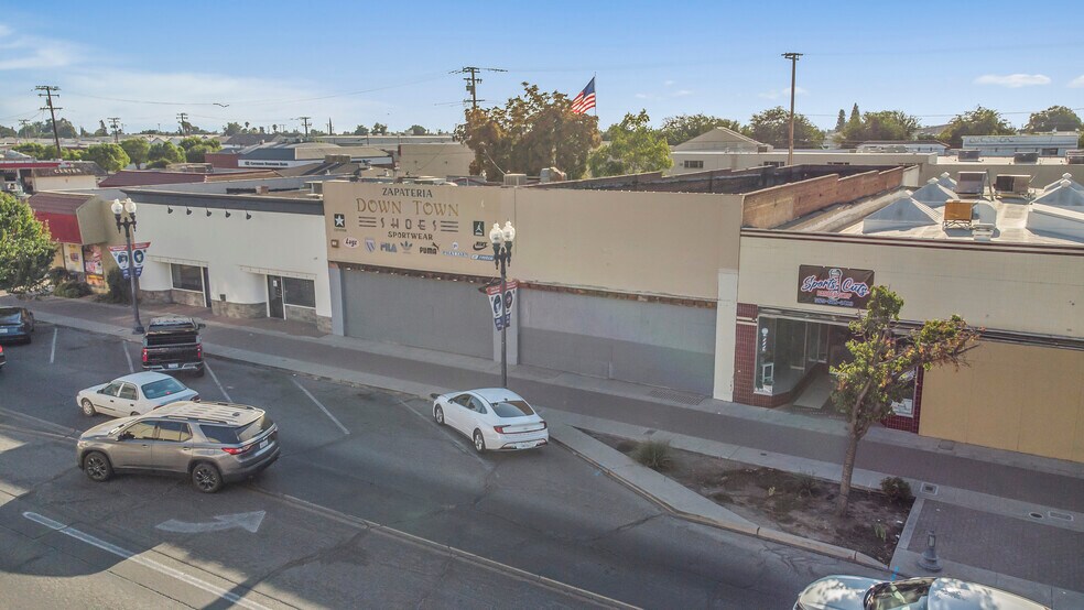37 N Main St, Porterville, CA à vendre - Photo de l’immeuble – Image 2 sur 20