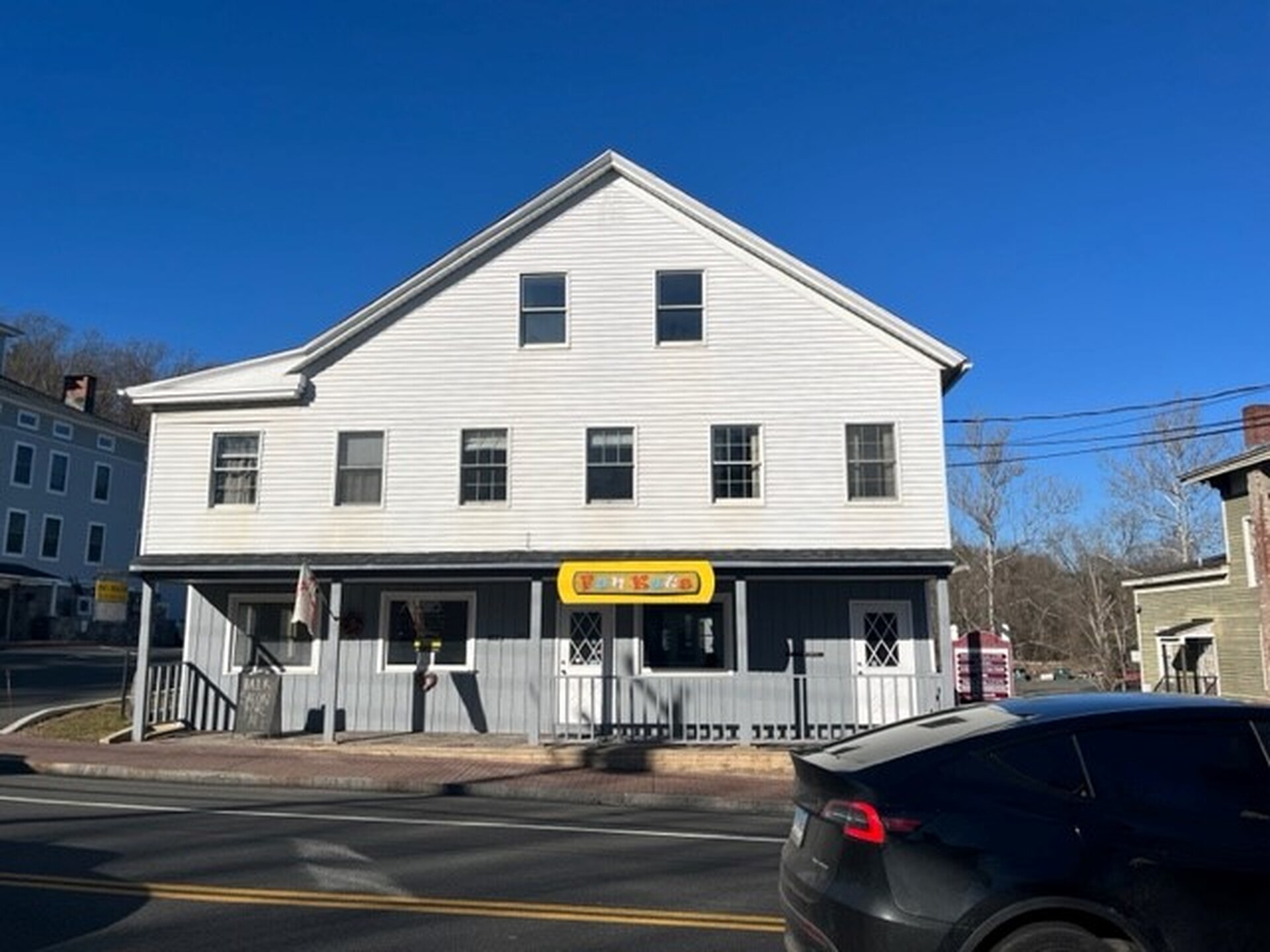 111 Church Hill Rd, Sandy Hook, CT à louer Photo de l’immeuble– Image 1 sur 7