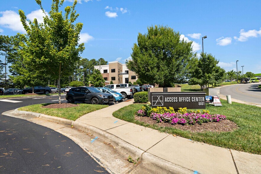 8801 Fast Park Dr, Raleigh, NC à louer - Photo de l’immeuble – Image 2 sur 10