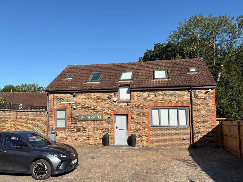 77 Farleigh Rd, Warlingham à vendre - Photo de l’immeuble – Image 1 sur 1