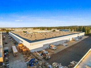 2100 E Valencia Dr, Fullerton, CA à louer Photo de l’immeuble– Image 1 sur 5