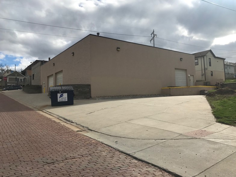 802 Pierce St, Omaha, NE à vendre - Photo de l’immeuble – Image 2 sur 35
