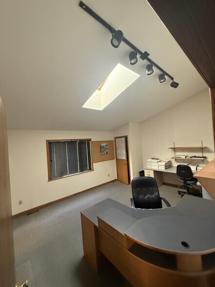 2229 W Laskey Rd, Toledo, OH à vendre - Photo intérieure – Image 2 sur 10