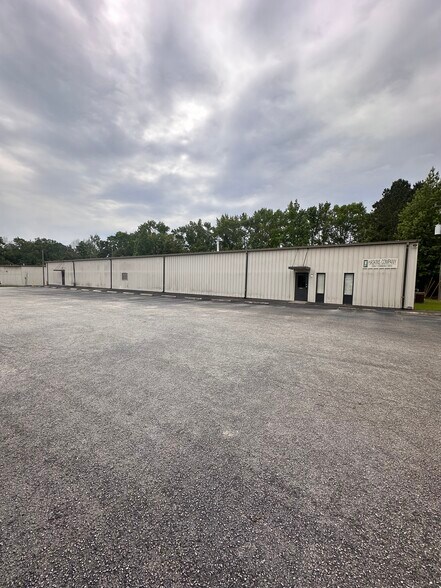 3304 Commerce Dr, Augusta, GA à louer - Photo de l’immeuble – Image 3 sur 27