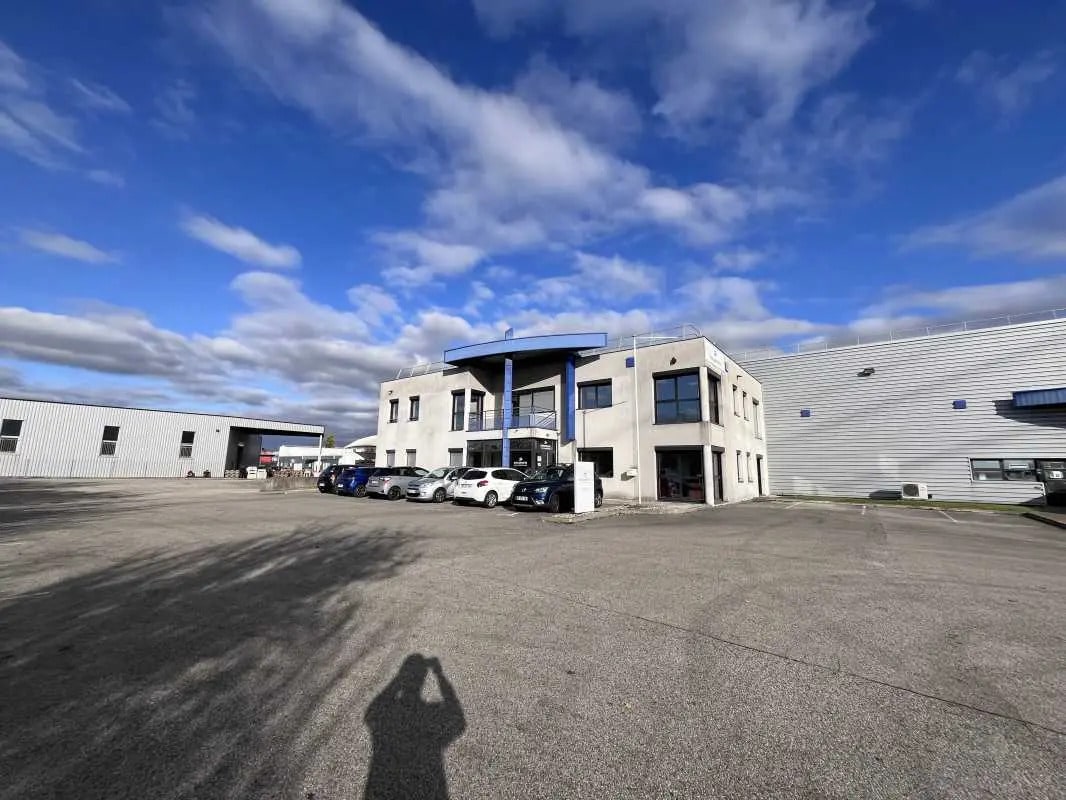 5 Rue Jacques De Vaucanson, Mions à louer Photo de l’immeuble– Image 1 sur 9