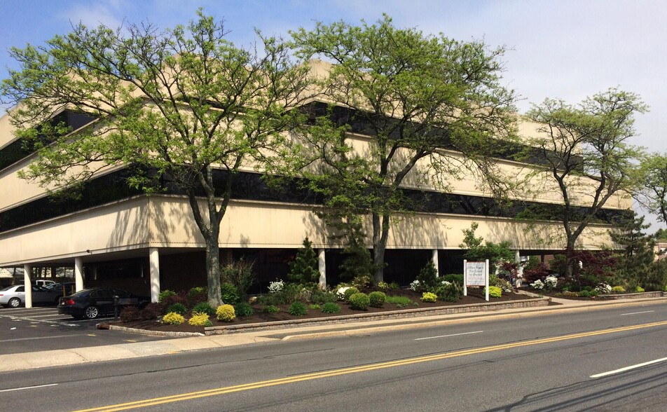 636 Morris Tpke, Short Hills, NJ à louer - Photo de l’immeuble – Image 1 sur 14