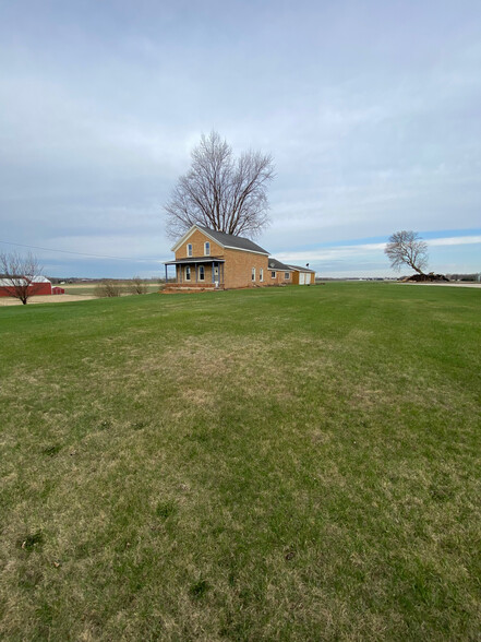 2120 Mid Valley Dr, De Pere, WI à vendre - Photo de l’immeuble – Image 2 sur 53