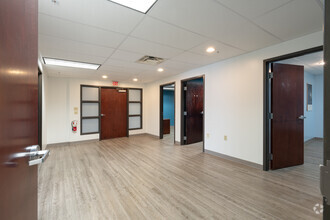 40 Gardenville Pkwy W, Buffalo, NY à louer Photo intérieure– Image 2 sur 8