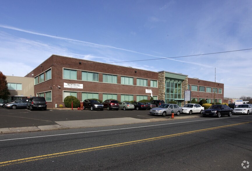 9300 Ashton Rd, Philadelphia, PA à louer - Photo de l’immeuble – Image 2 sur 13