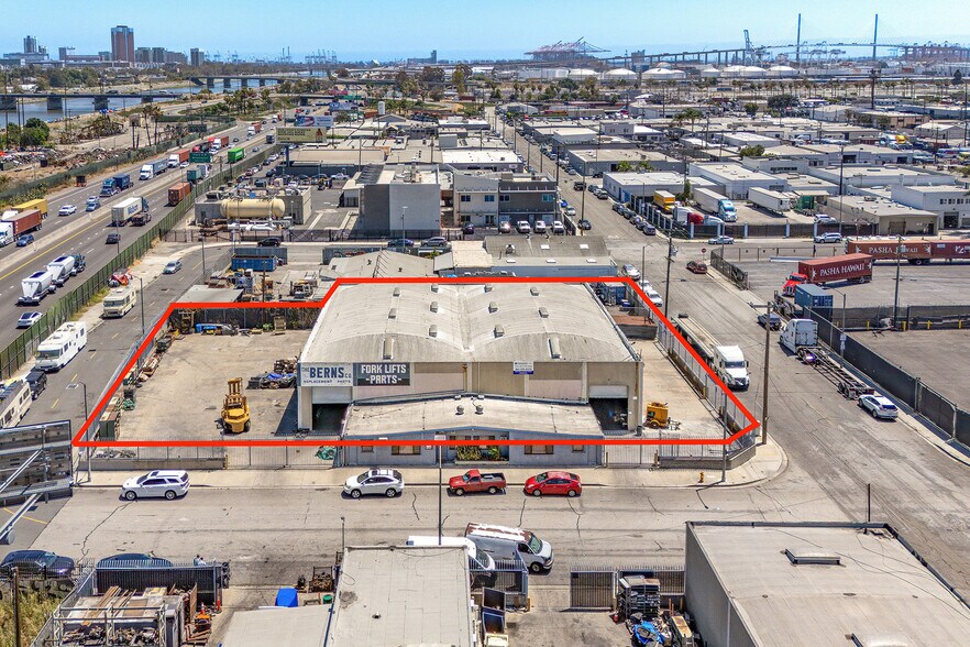 1240-1250 W 17th St, Long Beach, CA à louer - Photo de l’immeuble – Image 1 sur 14
