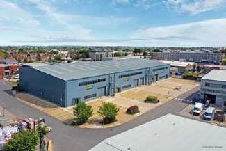 Plus de détails pour Whittenham Clos, Slough - Industriel/Logistique à louer