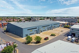 Plus de détails pour Whittenham Clos, Slough - Industriel/Logistique à louer