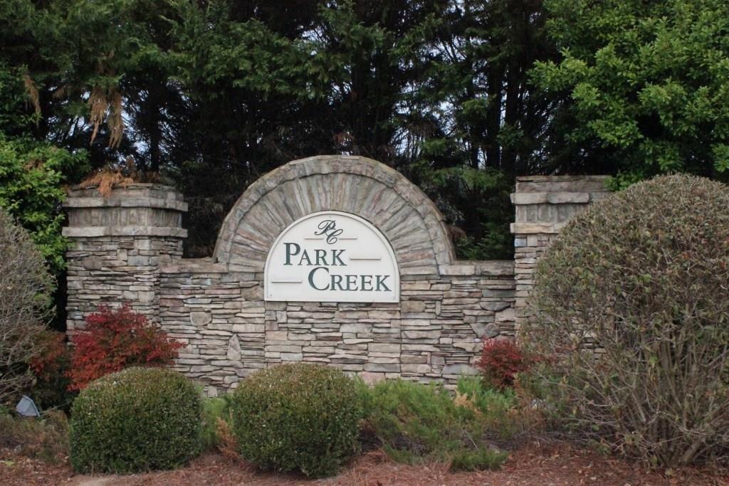 213 Village Ln, Woodstock, GA à vendre Autre– Image 1 sur 7