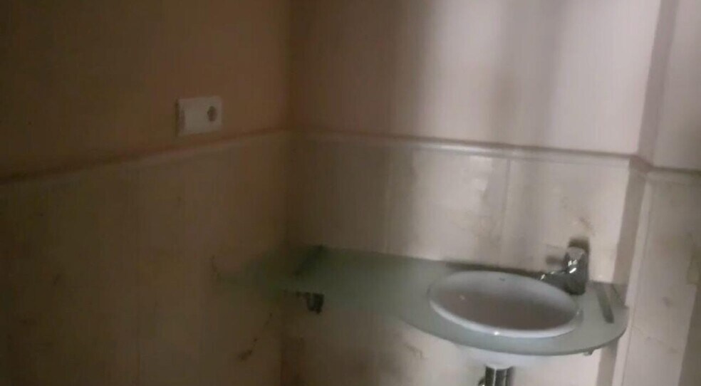 Local commercial dans Córdoba, Córdoba à vendre - Photo de l’immeuble – Image 3 sur 3