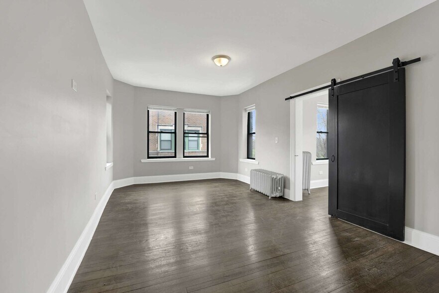 6700 S Constance Ave, Chicago, IL à vendre - Photo intérieure – Image 3 sur 10