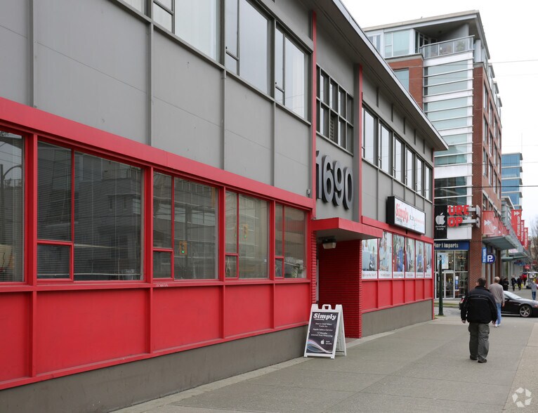 1690 W Broadway, Vancouver, BC à louer - Photo de l’immeuble – Image 3 sur 12