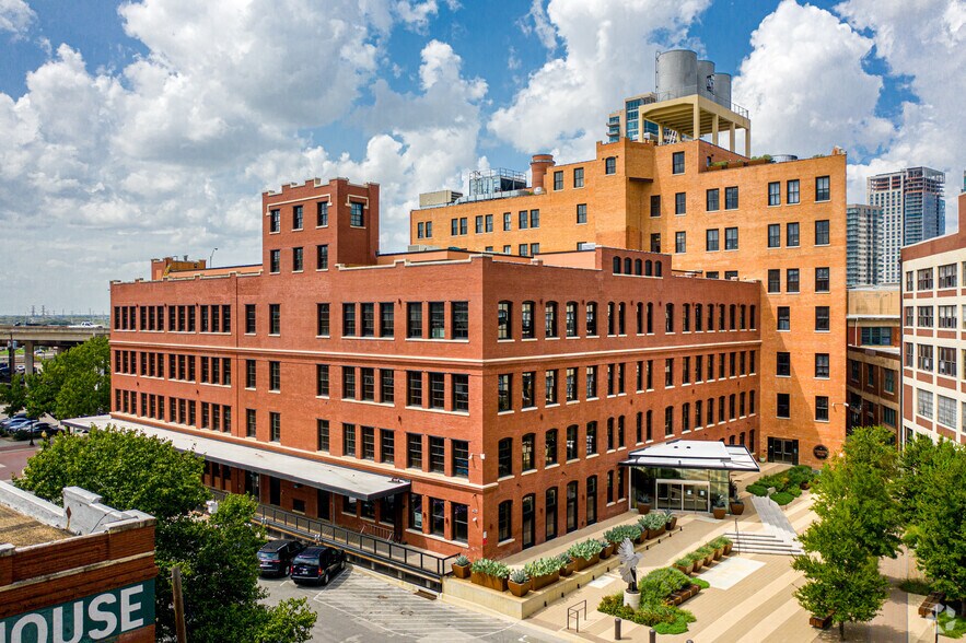 603 Munger Ave, Dallas, TX à louer - Photo de l’immeuble – Image 1 sur 32