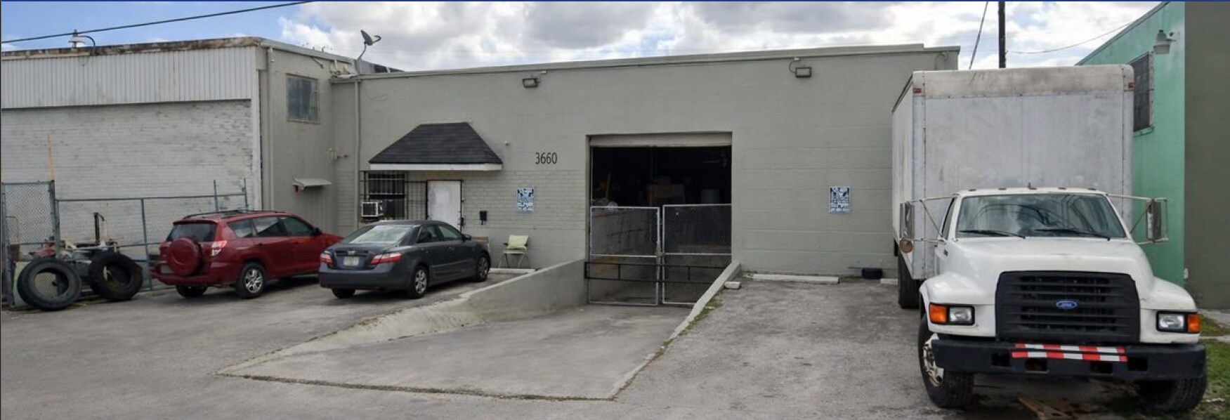 3630-3660 NW 76th St, Miami, FL à louer Photo de l’immeuble– Image 1 sur 1