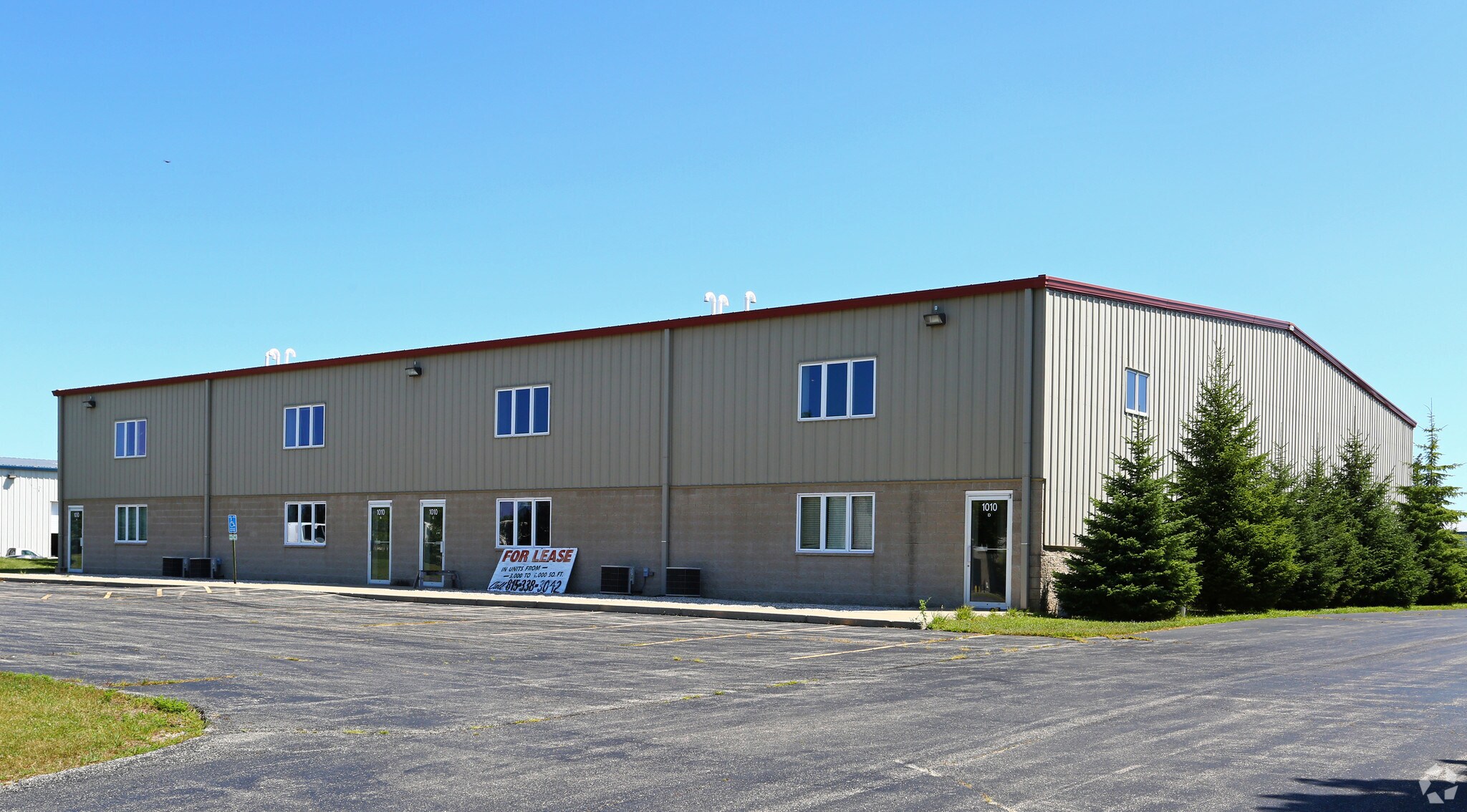 1010 Trakk Ln, Woodstock, IL à louer Photo principale– Image 1 sur 5