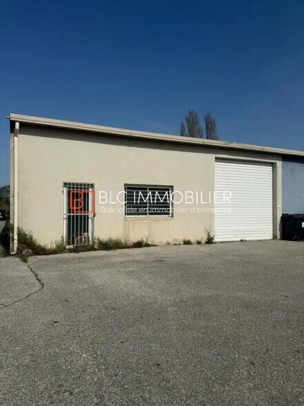 Local d’activités dans Aubagne à louer - Photo de l’immeuble – Image 1 sur 3