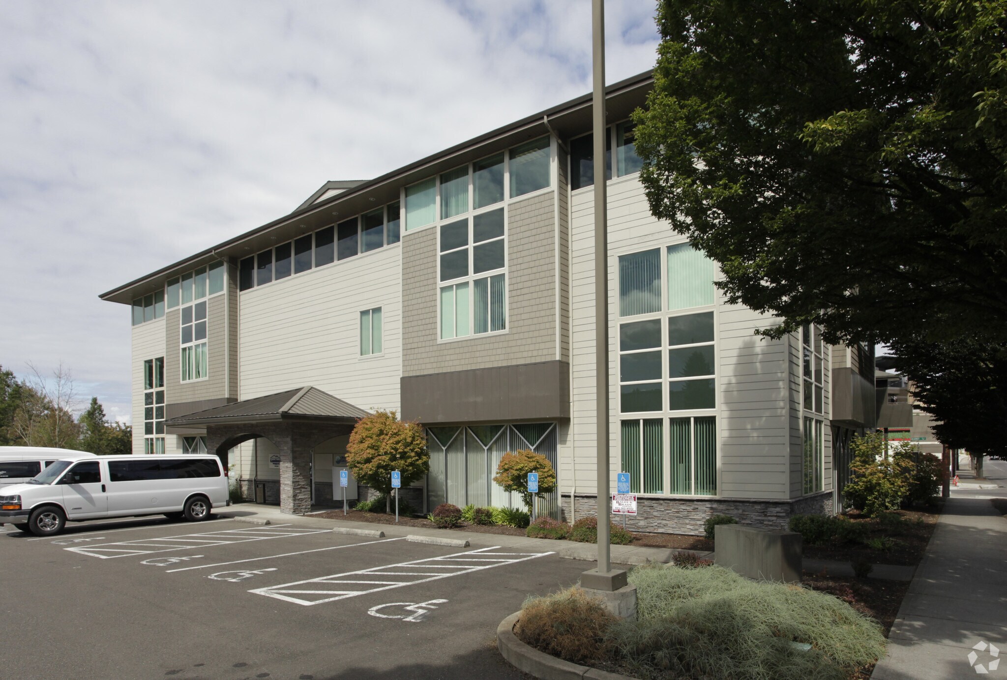 925-935 Commercial St SE, Salem, OR à louer Photo principale– Image 1 sur 19